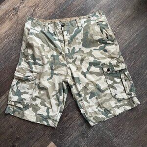 Faded Glory Camo Cargo Shorts Casual Outdoor Hiking Size 34